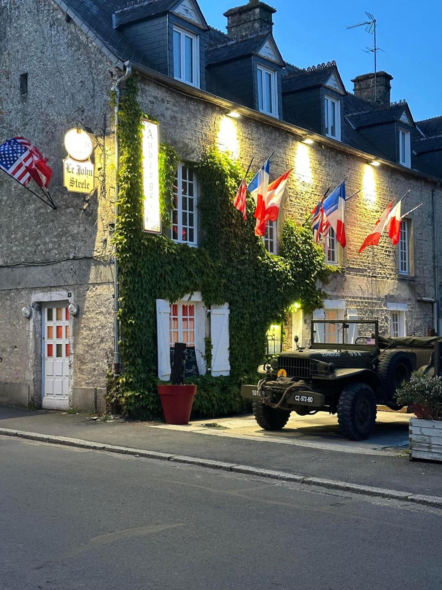 Auberge Le John Steele Sainte-Mère-Église Zewnętrze zdjęcie